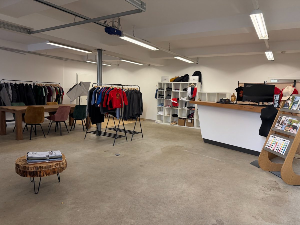 FOHTEX Showroom in D&uuml;lmen &mdash; Textilmuster, Anprobe und Beratung
